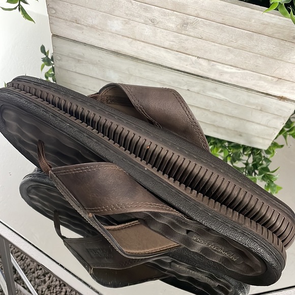 KENNETH COLE Four Sandal | size 13 - Picture 10 of 11